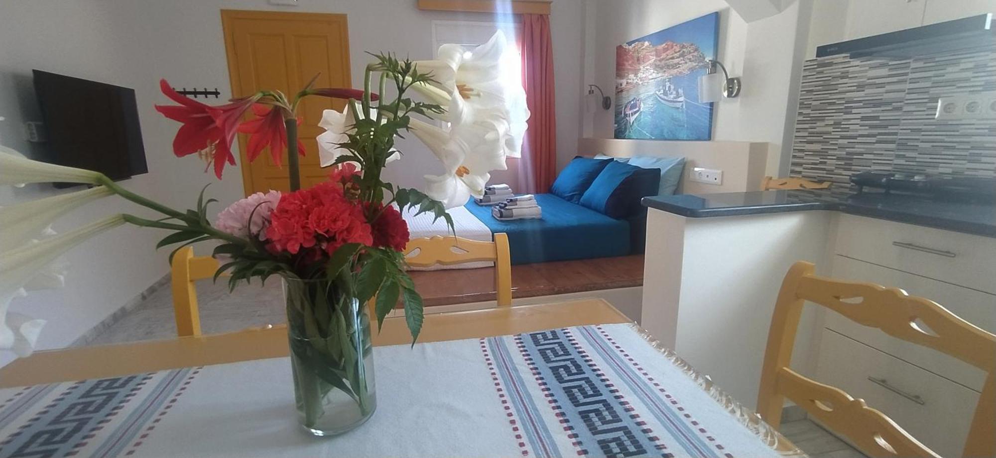 Chariot Apartments Santorini Kamári Exteriér fotografie